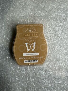 Scentsy scented wax bar in the "Baked Apple Pie" fragrance
